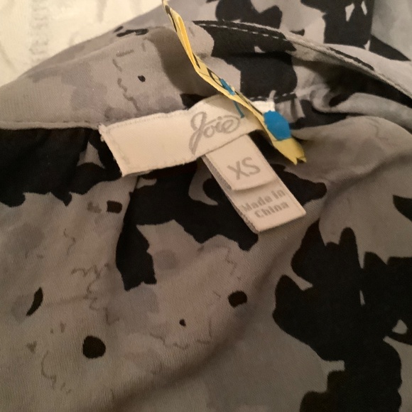 Joie 100% silk v neck blouse - Picture 6 of 6